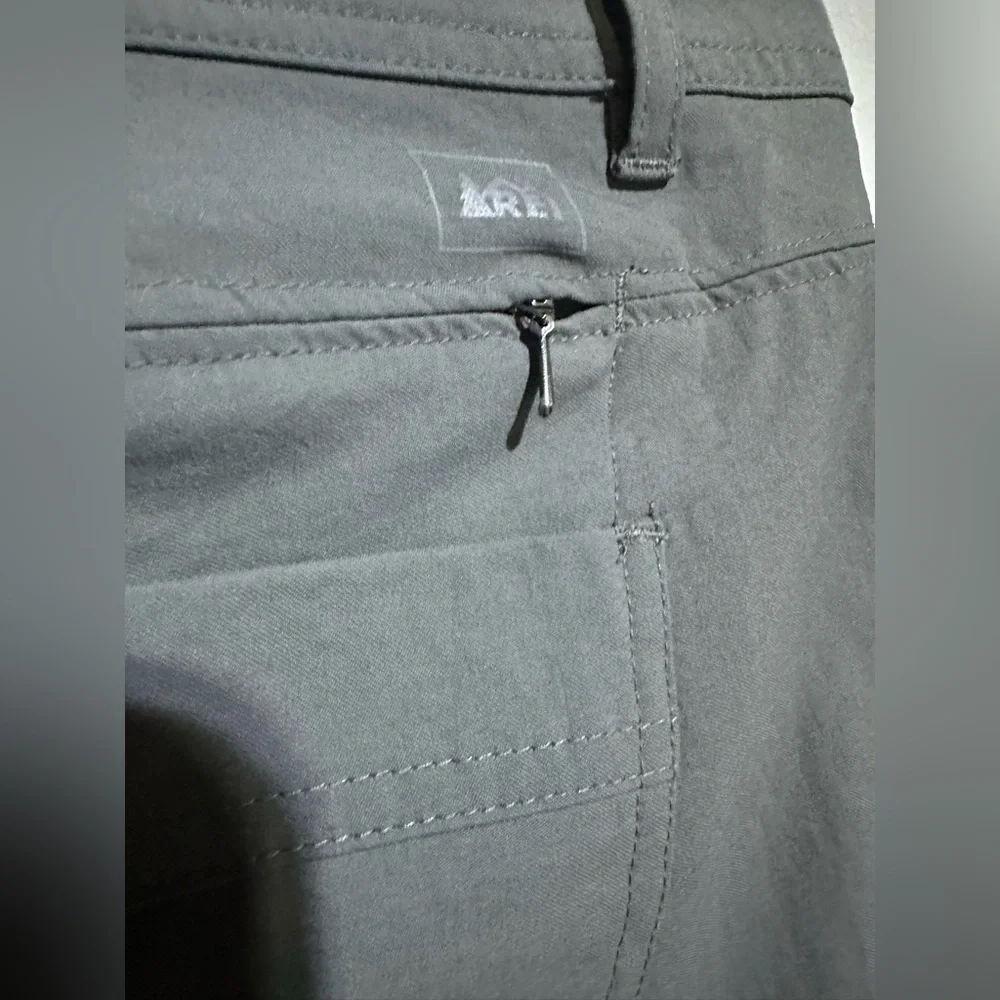 REI Women’s 14 Petite Activewear Convertible Pants Straight Leg Gray Stretch EUC